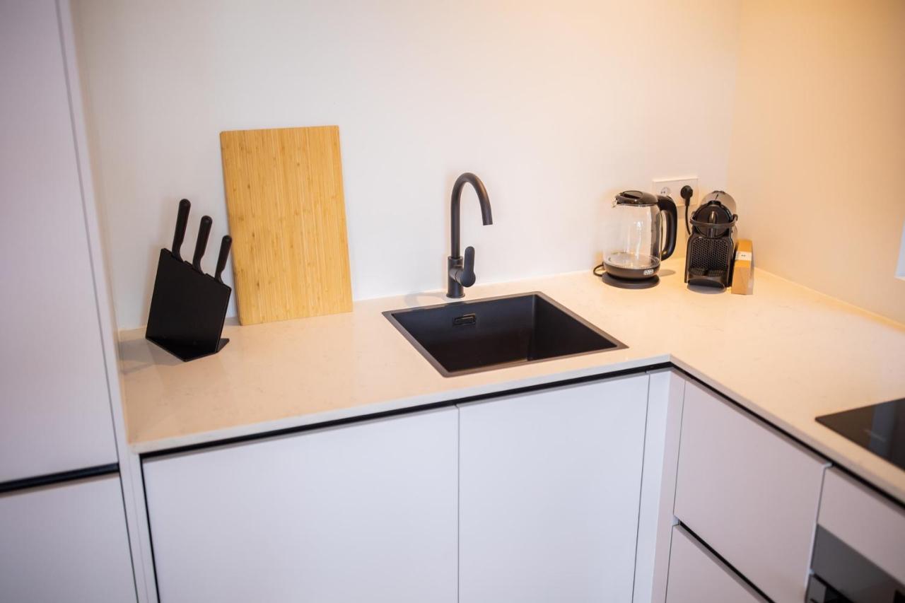 Happily 2 Bedroom Serviced Apartment 75M2 -Nb306H- 로테르담 외부 사진