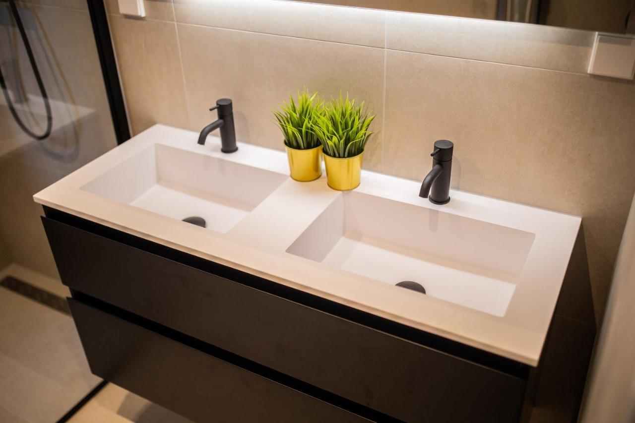 Happily 2 Bedroom Serviced Apartment 75M2 -Nb306H- 로테르담 외부 사진